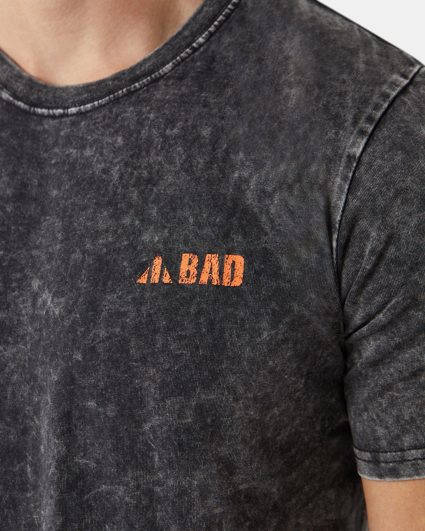 BAD TRADEMARK™ ACID WASH S/S T-SHIRT - Image 14