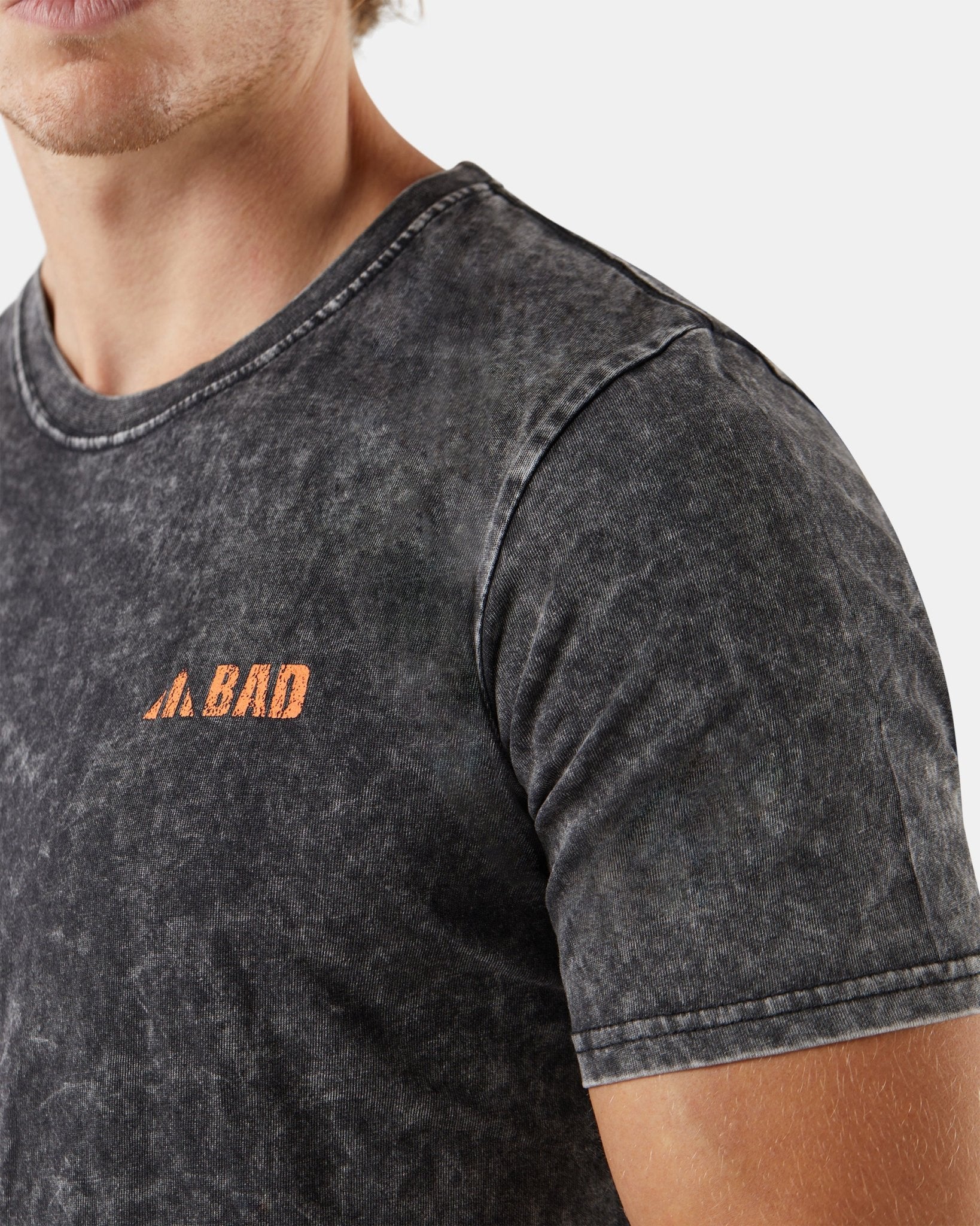 BAD TRADEMARK™ ACID WASH S/S T-SHIRT - Image 15