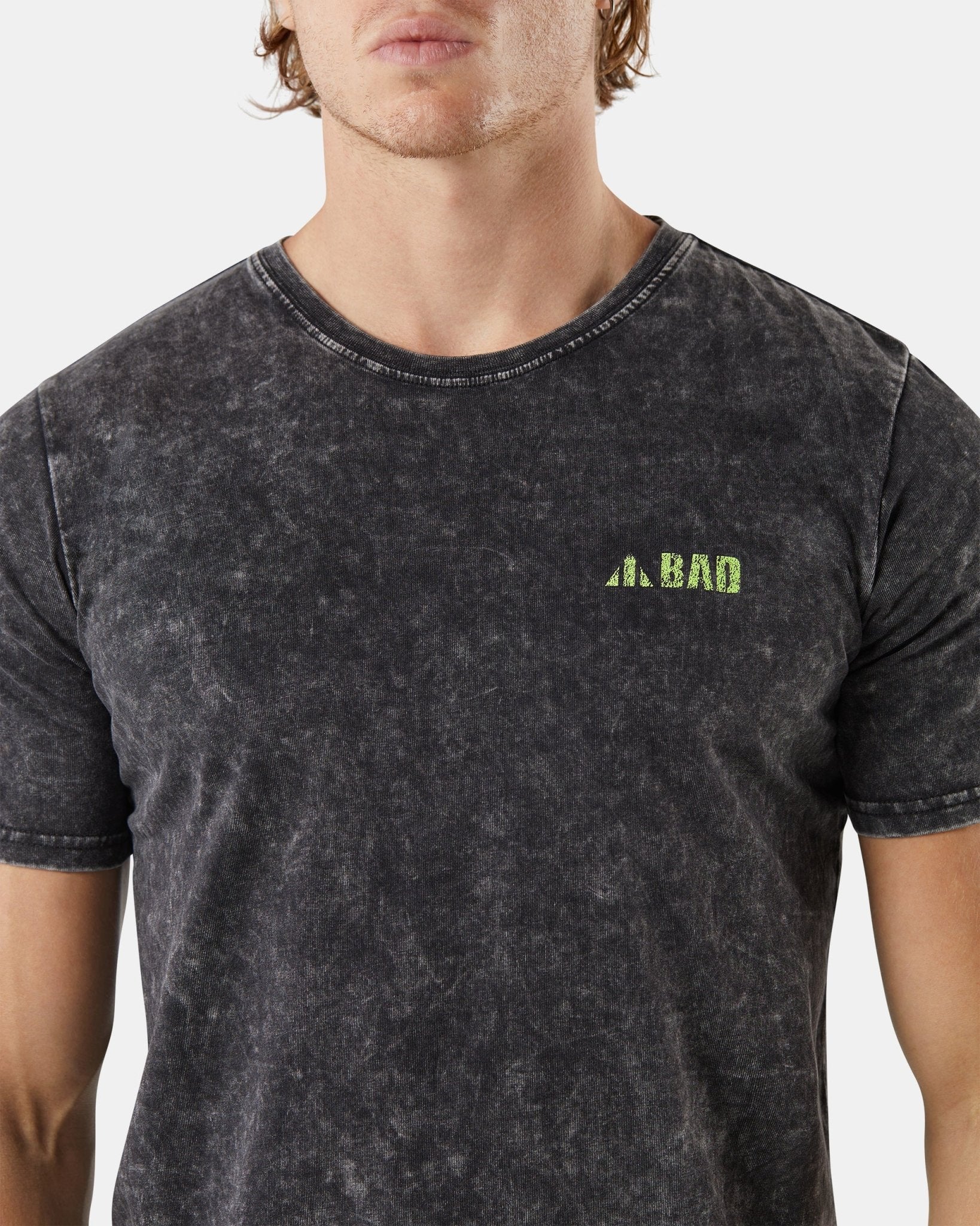 BAD TRADEMARK™ ACID WASH S/S T-SHIRT - Image 21