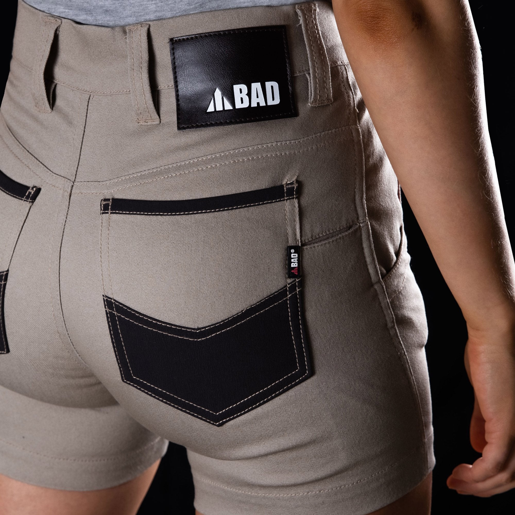 BAD WOMENS FLEX™ HYPERMOVE WORK SHORT SHORTS - Image 4